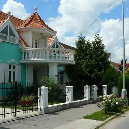 Ubytovanie Nika Penzion *